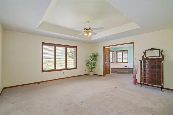 $695,000 | 1001 East Park Road, Garnett, KS 66032