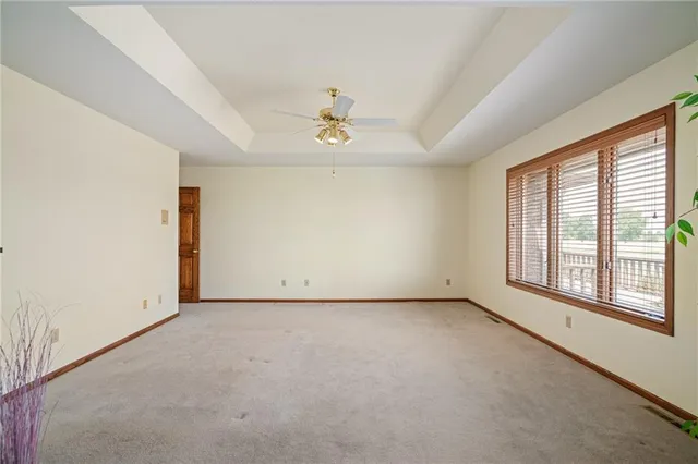 $695,000 | 1001 East Park Road, Garnett, KS 66032