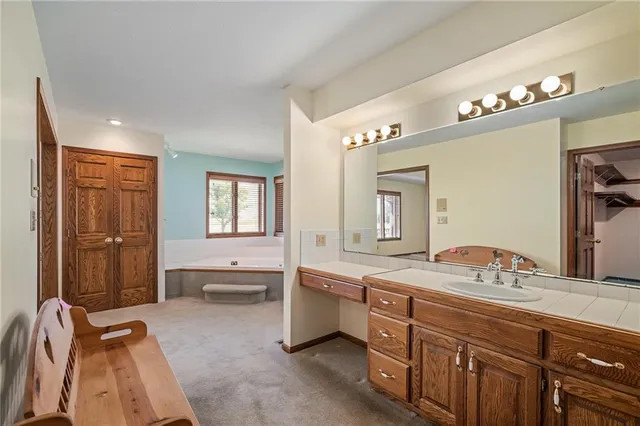 $695,000 | 1001 East Park Road, Garnett, KS 66032