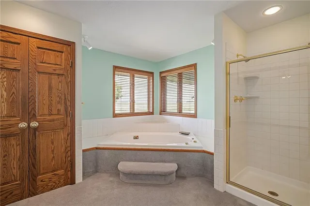 $695,000 | 1001 East Park Road, Garnett, KS 66032