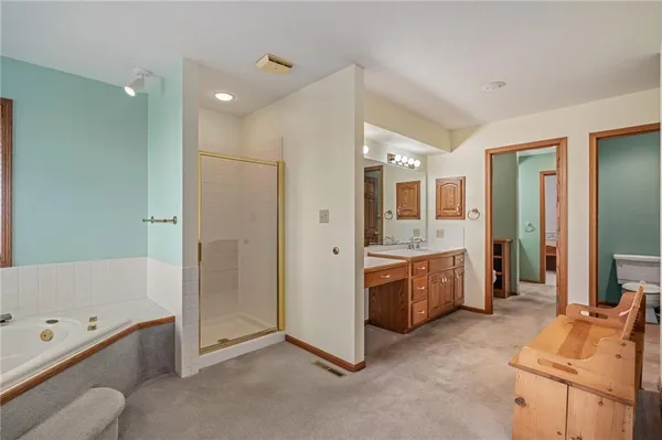 $695,000 | 1001 East Park Road, Garnett, KS 66032