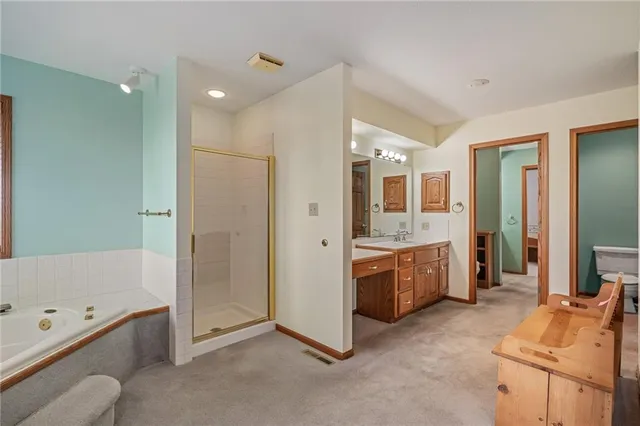 $695,000 | 1001 East Park Road, Garnett, KS 66032