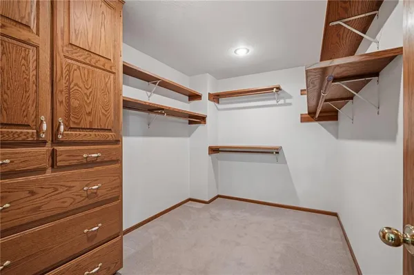 $695,000 | 1001 East Park Road, Garnett, KS 66032