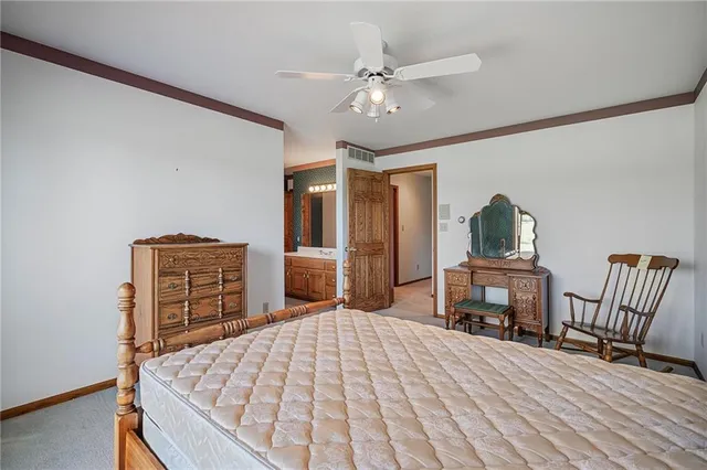 $695,000 | 1001 East Park Road, Garnett, KS 66032