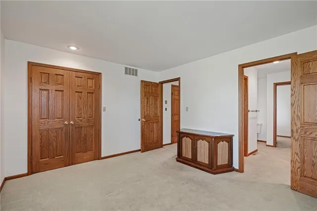 $695,000 | 1001 East Park Road, Garnett, KS 66032