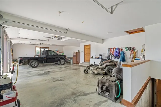 $695,000 | 1001 East Park Road, Garnett, KS 66032