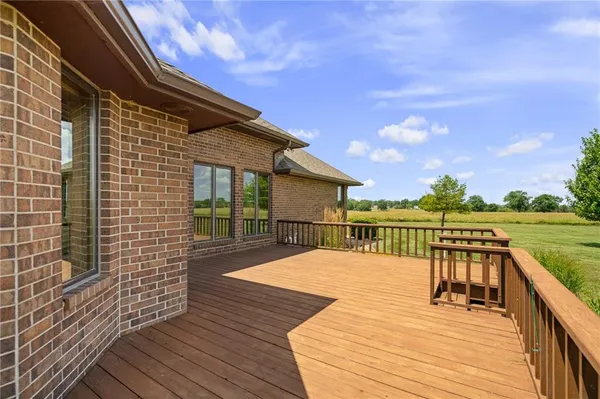 $695,000 | 1001 East Park Road, Garnett, KS 66032