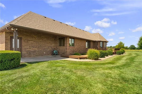 $695,000 | 1001 East Park Road, Garnett, KS 66032