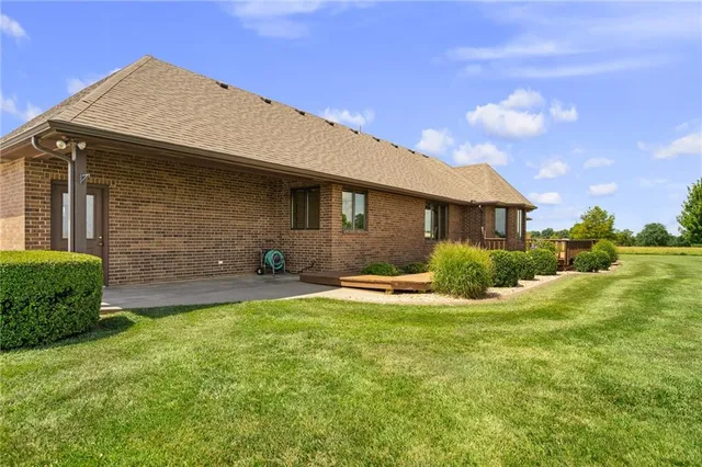 $695,000 | 1001 East Park Road, Garnett, KS 66032