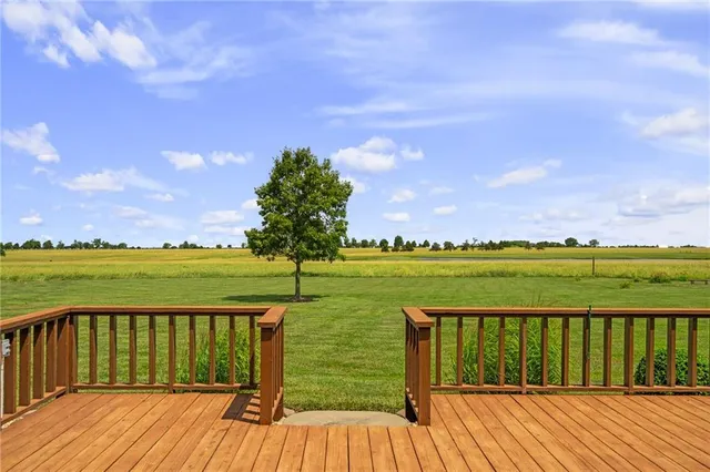 $695,000 | 1001 East Park Road, Garnett, KS 66032