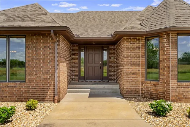 $695,000 | 1001 East Park Road, Garnett, KS 66032