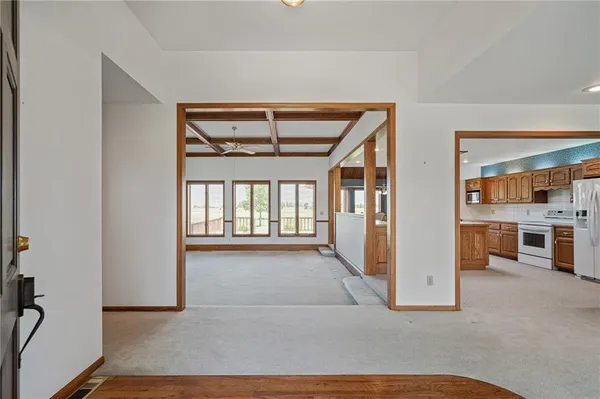 $695,000 | 1001 East Park Road, Garnett, KS 66032