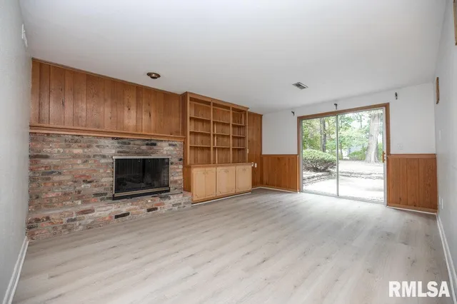 $2,650 | 9019 North Locust Lane, Peoria, IL 61615