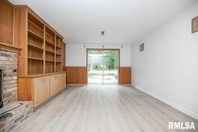 $2,650 | 9019 North Locust Lane, Peoria, IL 61615