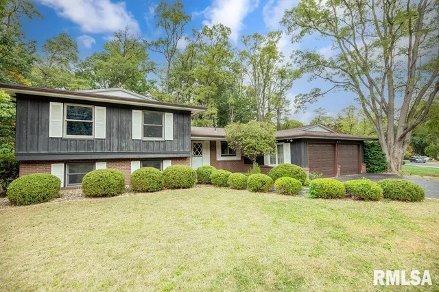 $2,650 | 9019 North Locust Lane, Peoria, IL 61615