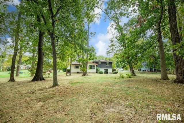 $2,650 | 9019 North Locust Lane, Peoria, IL 61615