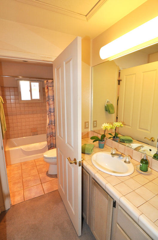 222 Meigs Road, Unit 14 Santa Barbara, CA 93109 - Photo 12 of 17 Bathroom