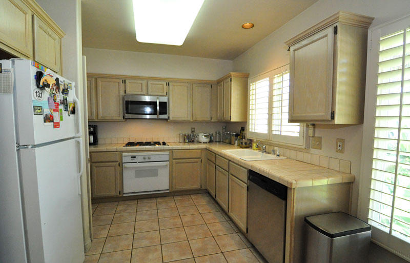 222 Meigs Road, Unit 14 Santa Barbara, CA 93109 - Photo 4 of 17 Kitchen