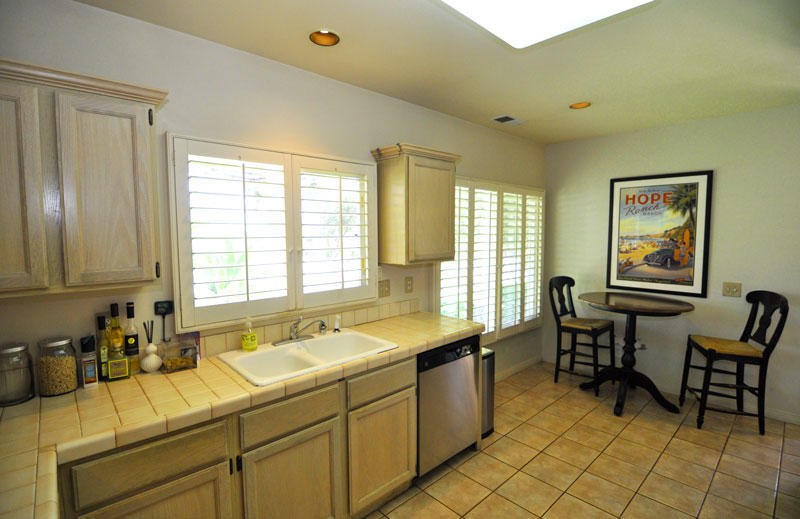 222 Meigs Road, Unit 14 Santa Barbara, CA 93109 - Photo 5 of 17 Kitchen