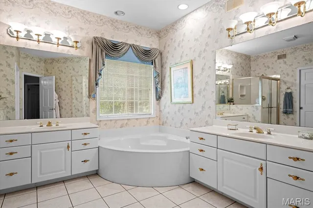 $995,000 | 2917 18th Fairway Drive, Belleville, IL 62220