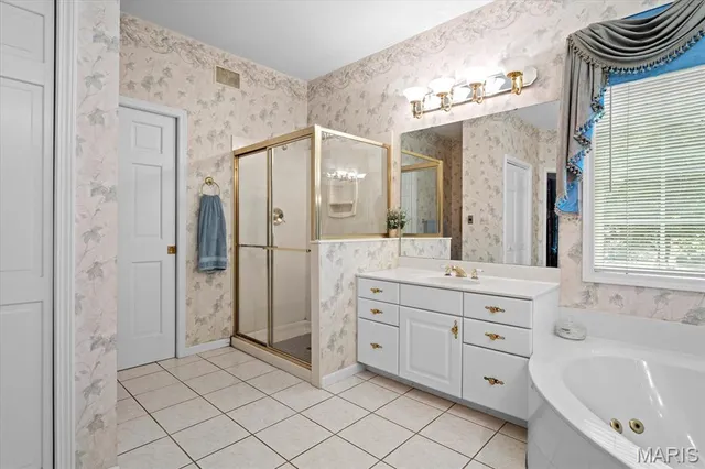 $995,000 | 2917 18th Fairway Drive, Belleville, IL 62220