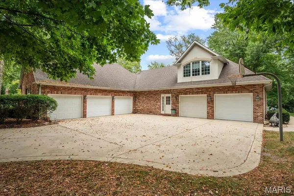 $995,000 | 2917 18th Fairway Drive, Belleville, IL 62220
