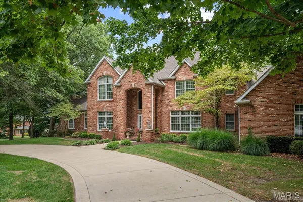 $995,000 | 2917 18th Fairway Drive, Belleville, IL 62220