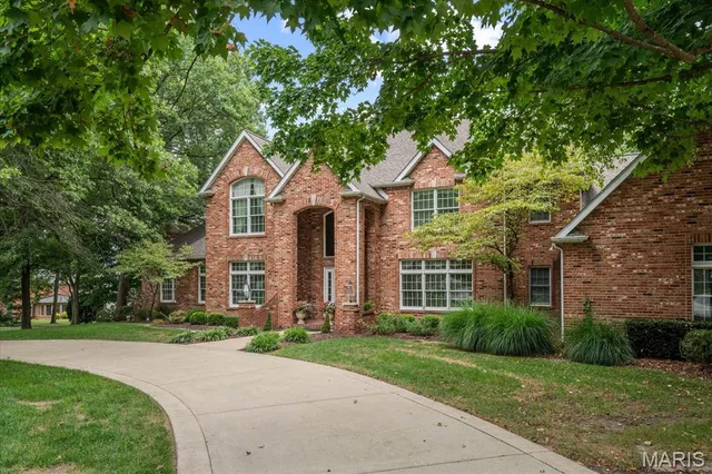 $995,000 | 2917 18th Fairway Drive, Belleville, IL 62220