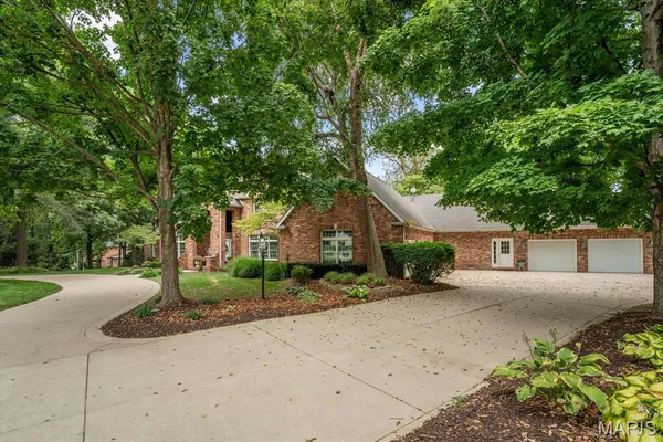 $995,000 | 2917 18th Fairway Drive, Belleville, IL 62220