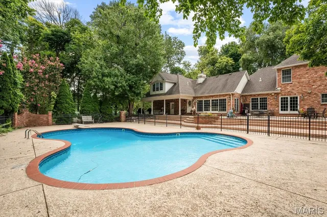 $995,000 | 2917 18th Fairway Drive, Belleville, IL 62220