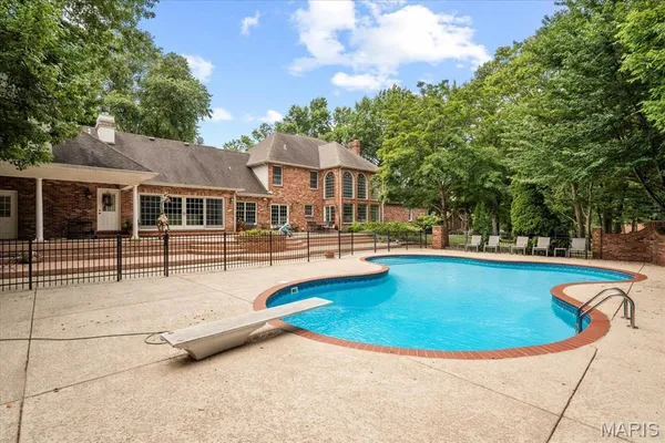 $995,000 | 2917 18th Fairway Drive, Belleville, IL 62220