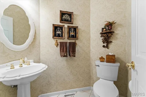 $995,000 | 2917 18th Fairway Drive, Belleville, IL 62220