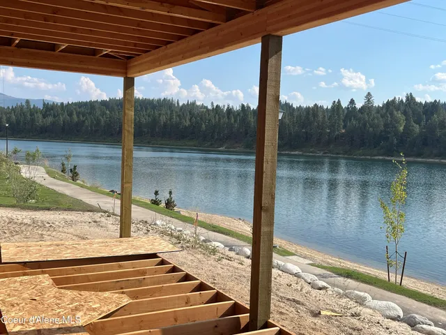 $1,570,000 | 51 Kayak Loop, Oldtown, ID 83822