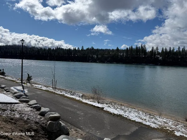 $1,570,000 | 51 Kayak Loop, Oldtown, ID 83822