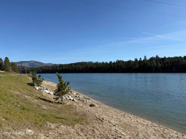 $1,570,000 | 51 Kayak Loop, Oldtown, ID 83822