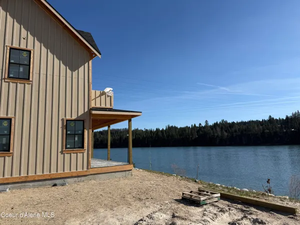 $1,570,000 | 51 Kayak Loop, Oldtown, ID 83822