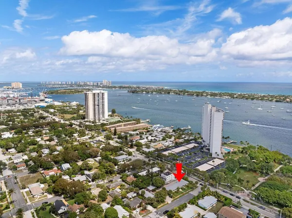 $1,700 | 403 50th Street, West Palm Beach, FL 33407