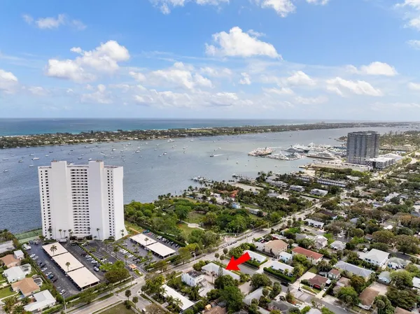 $1,700 | 403 50th Street, West Palm Beach, FL 33407