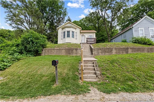 $79,900 | 2527 South 13th Street, St. Joseph, MO 64503