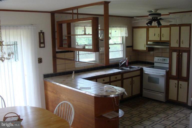 616 Fairmount Road Linthicum Heights, MD 21090 - Photo 5 of 8 Kitchen