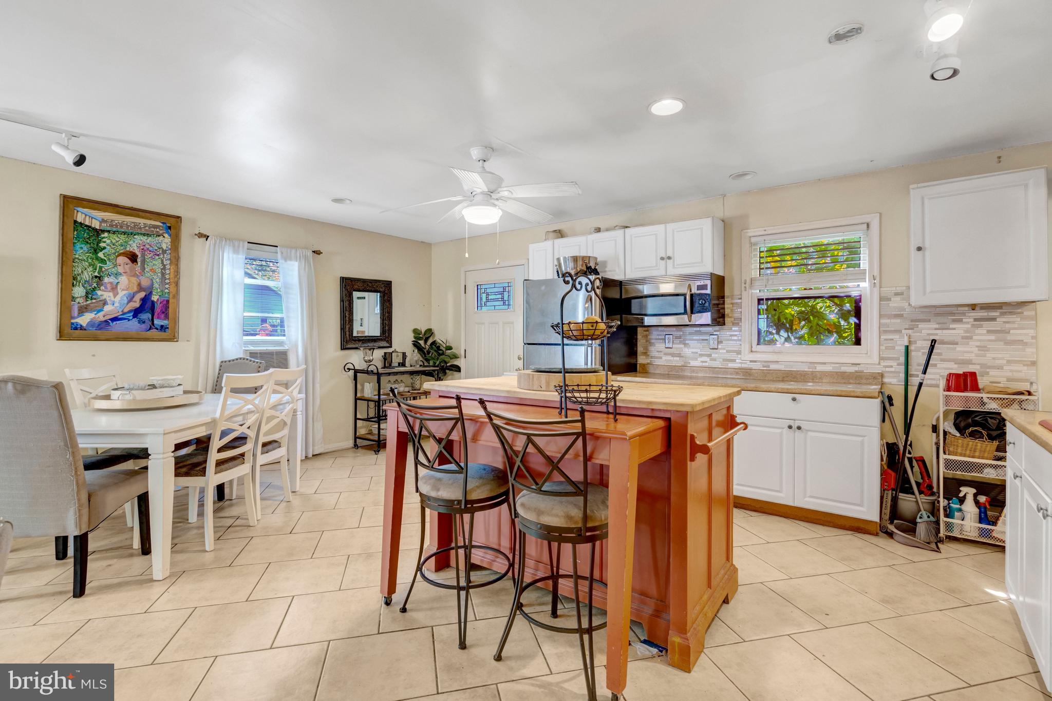 12504 Popes Head Road Clifton, VA 20124 - Photo 21 of 32 kitchen in back cottage