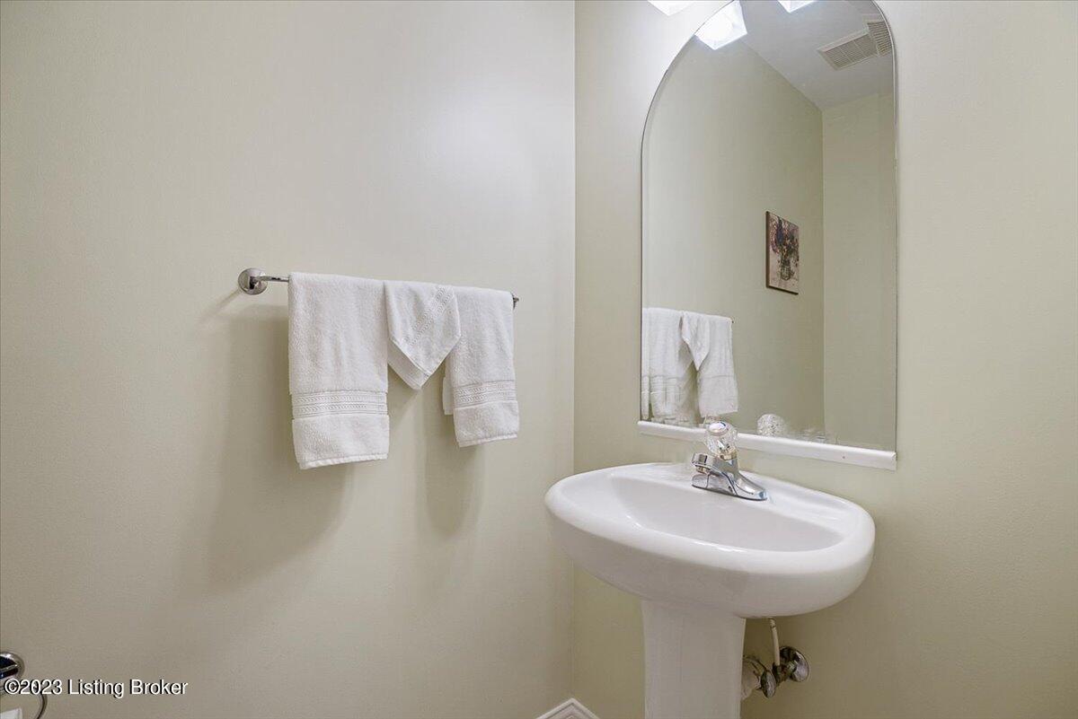 7718 Turtle Run Court Prospect, KY 40059 - Photo 17 of 34 17-7718-18