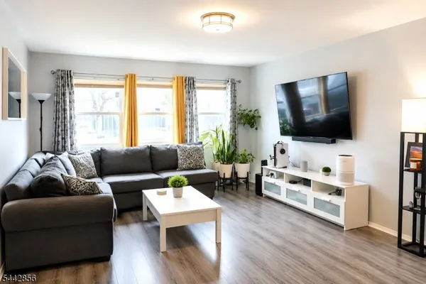 $1,900 | 24 Woodedge Avenue, Unit 4, Edison, NJ 08817