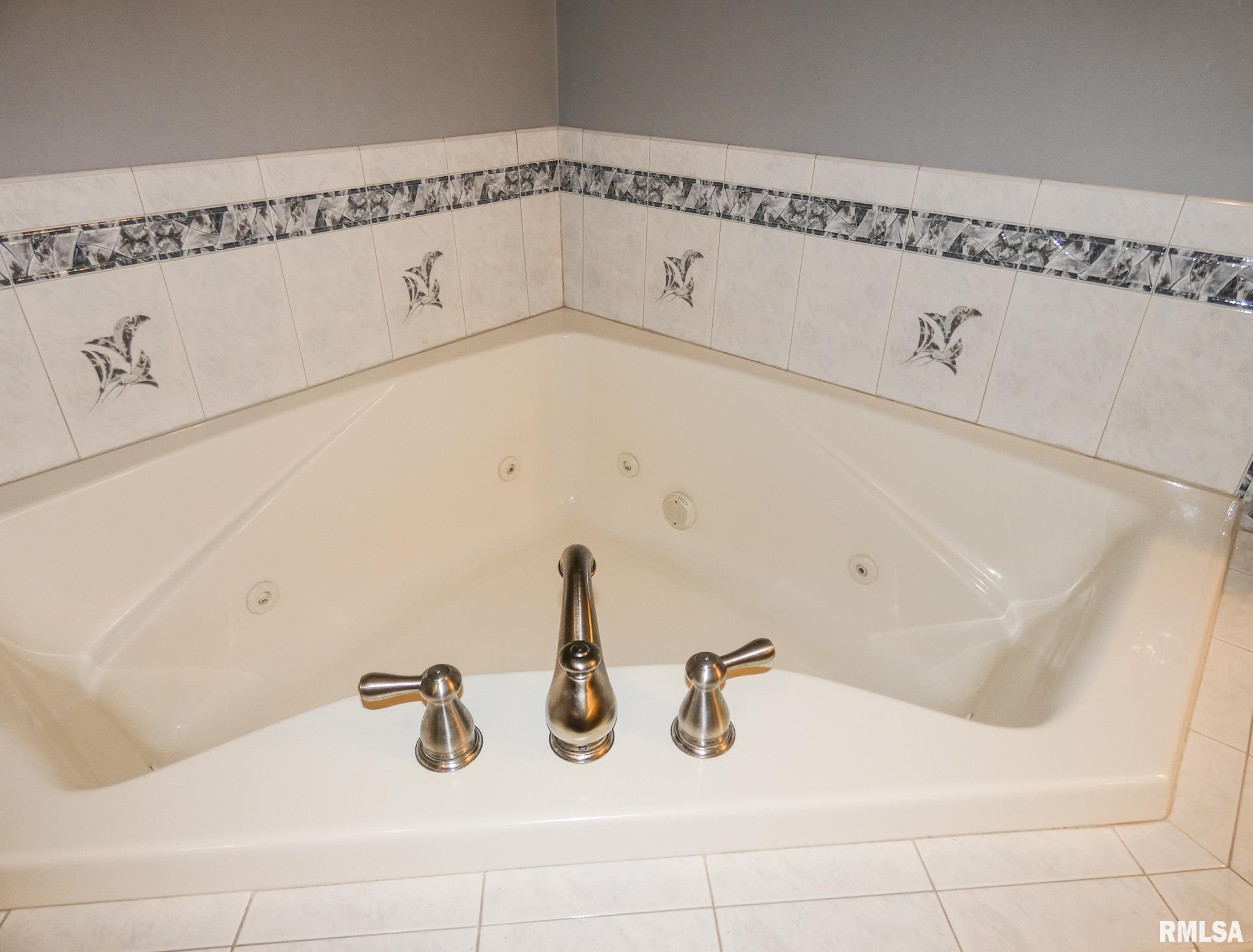 8111 West Thorngate Drive Mapleton, IL 61547 - Photo 24 of 55