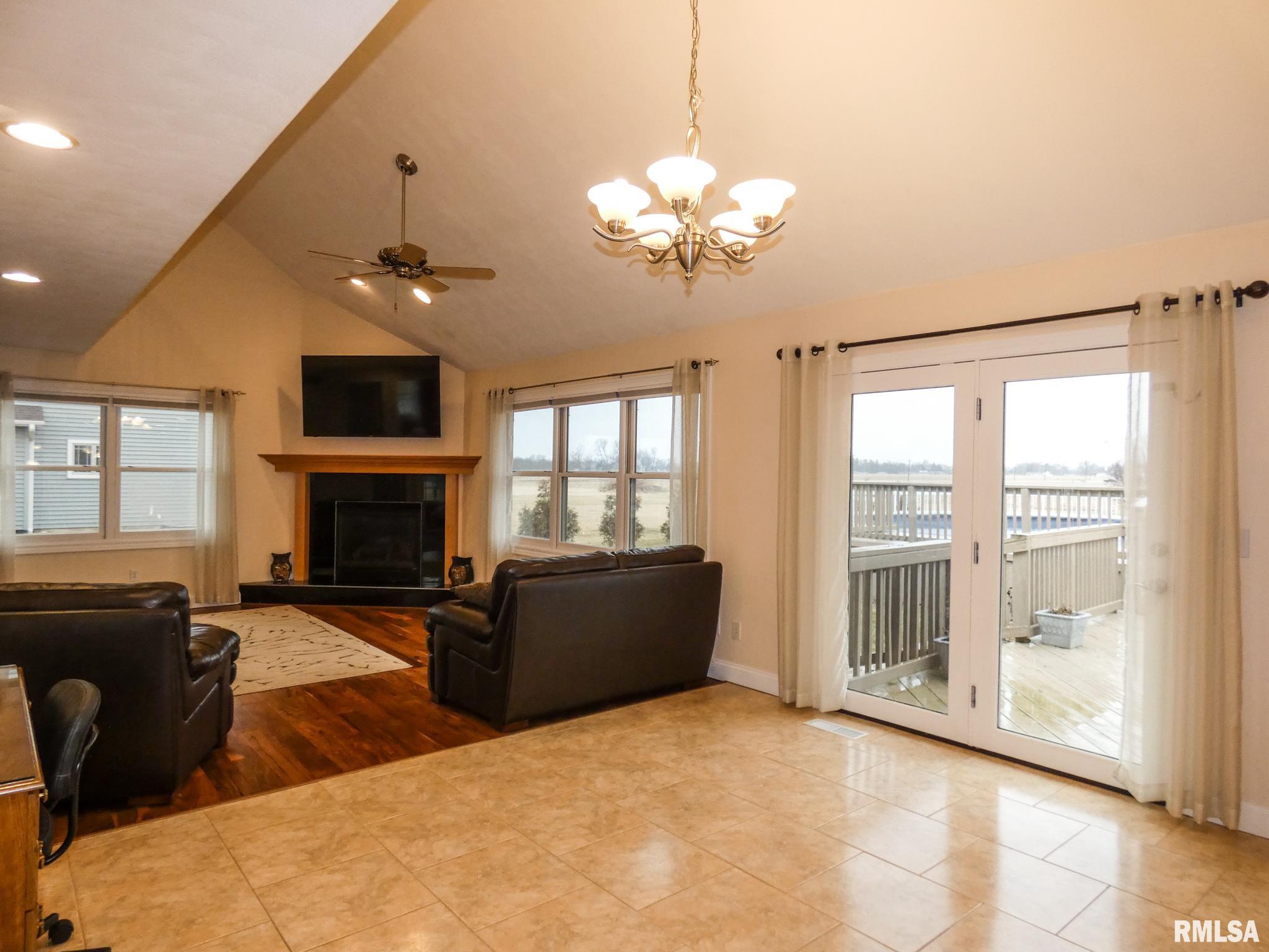 8111 West Thorngate Drive Mapleton, IL 61547 - Photo 6 of 55