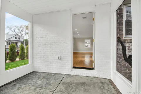 $1,249,000 | 2 Bayview Court, Manhasset, NY 11030