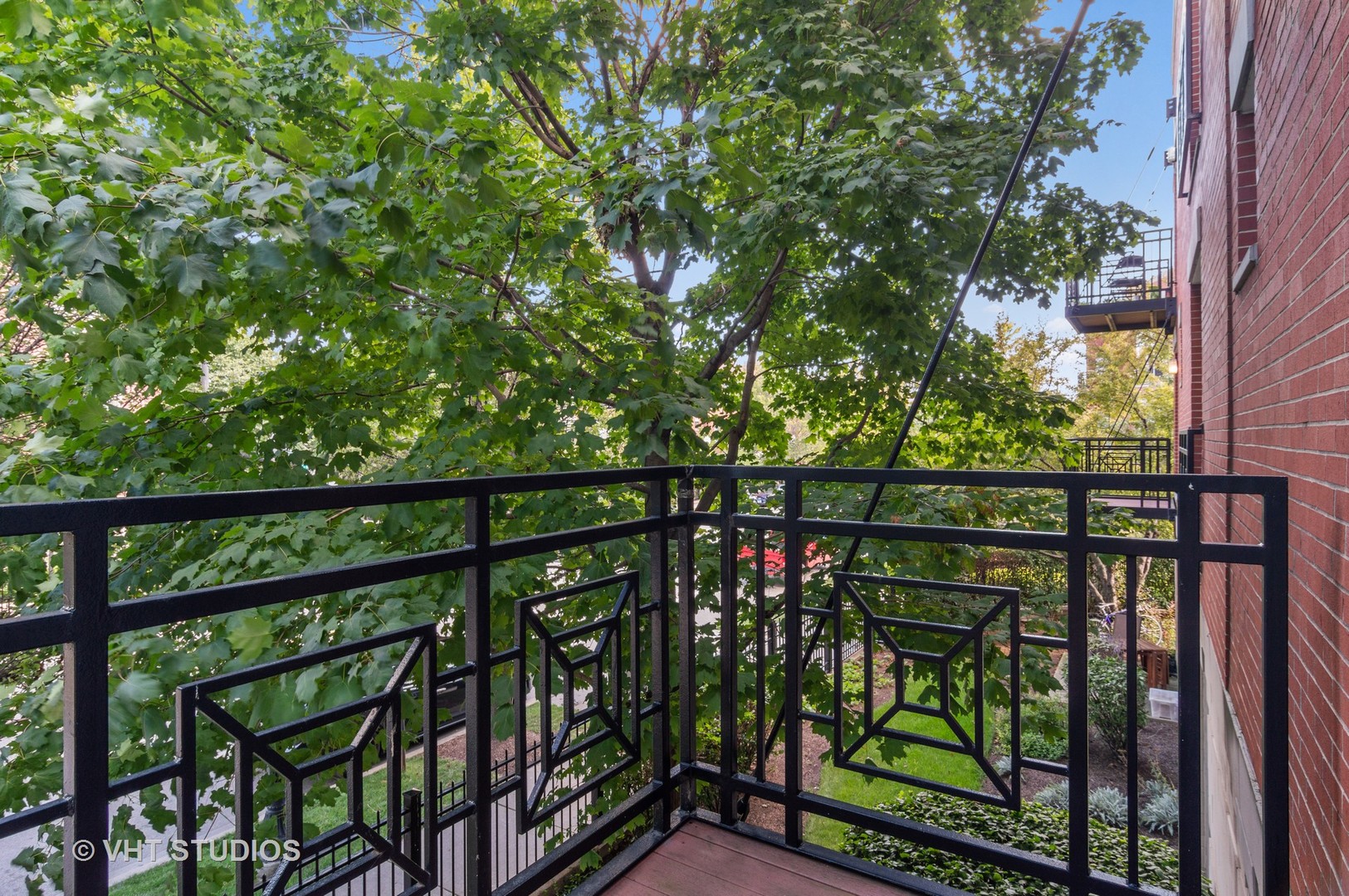 802 West University Lane, Unit 2B Chicago, IL 60608 - Photo 12 of 17 a view of a balcony