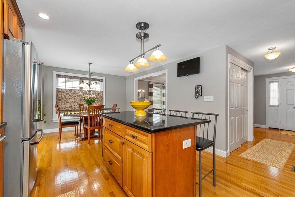 32 Lafayette Street Everett, MA 02149 - Photo 4 of 23