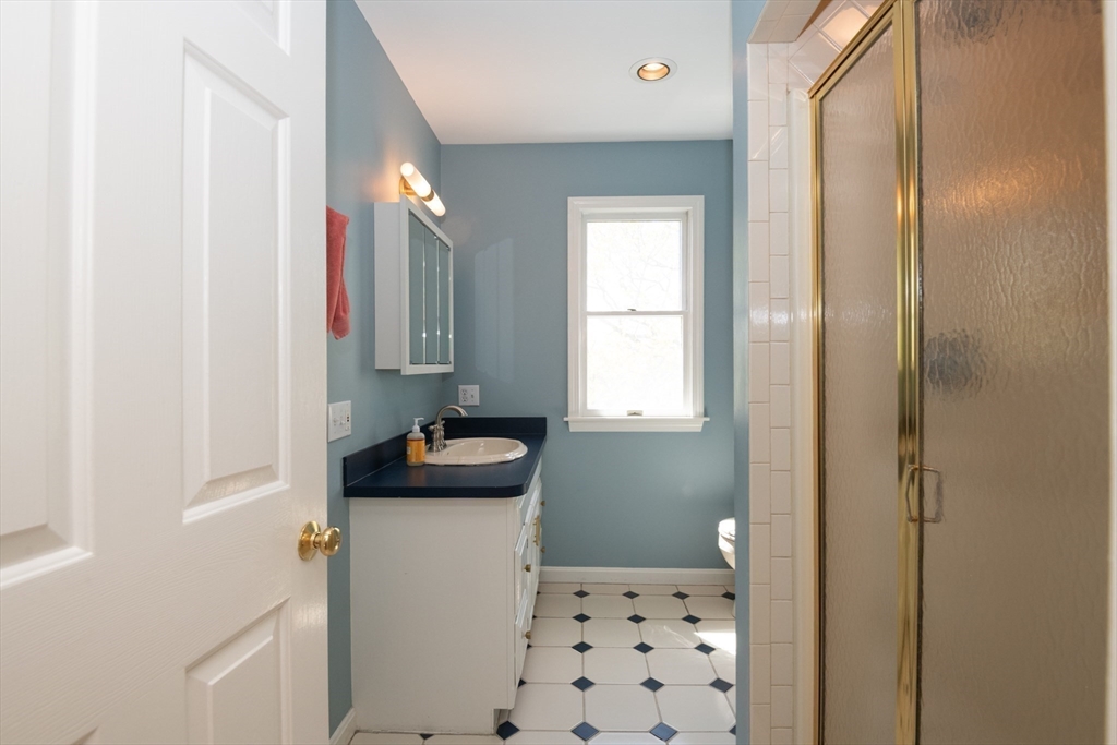 6-8 Devon Avenue, Unit 3 Beverly, MA 01915 - Photo 29 of 40