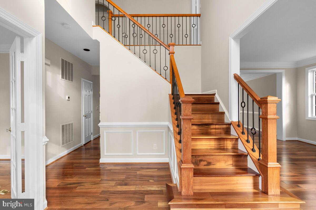19127 Muncaster Road Derwood, MD 20855 - Photo 4 of 71 Gallery Image 4
